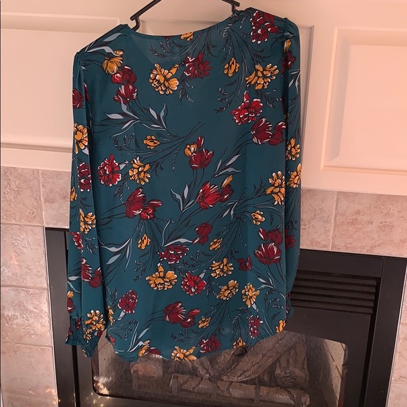 Floral Blouse Bundle - Picture 4 of 7